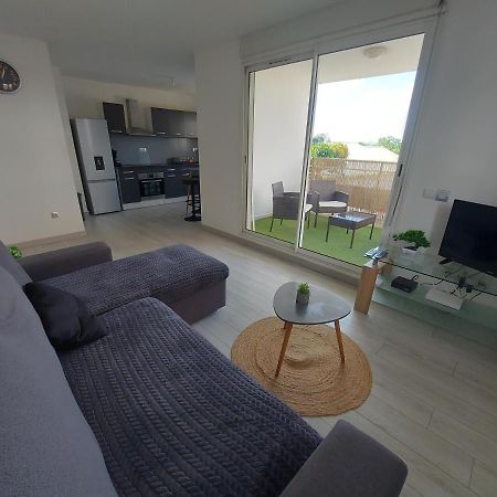 Entierement Equipe, Wifi, A 10 Min De L'Aeroport Apartment Sainte Clotilde Exterior photo